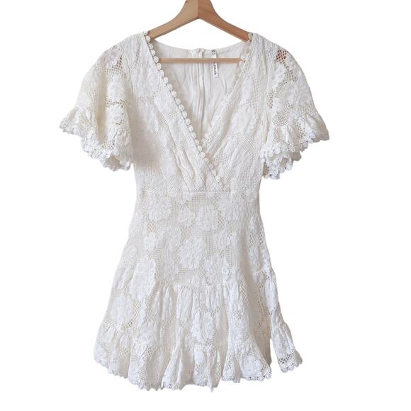 Indikah Dress XS Lace Crochet White Mini Bell Flutter Sleeve V-Neck Party Event - Picture 2 of 9